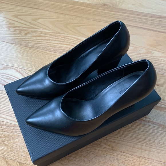 OAK + FORT POINTED PUMPS - Picture 2 of 7